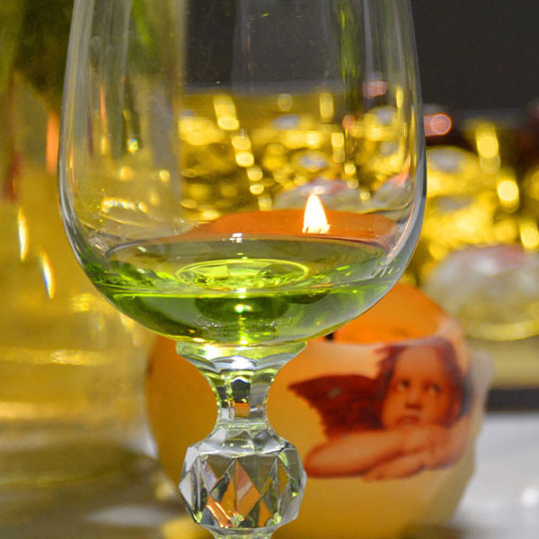 Verre d'absinthe en gros plan