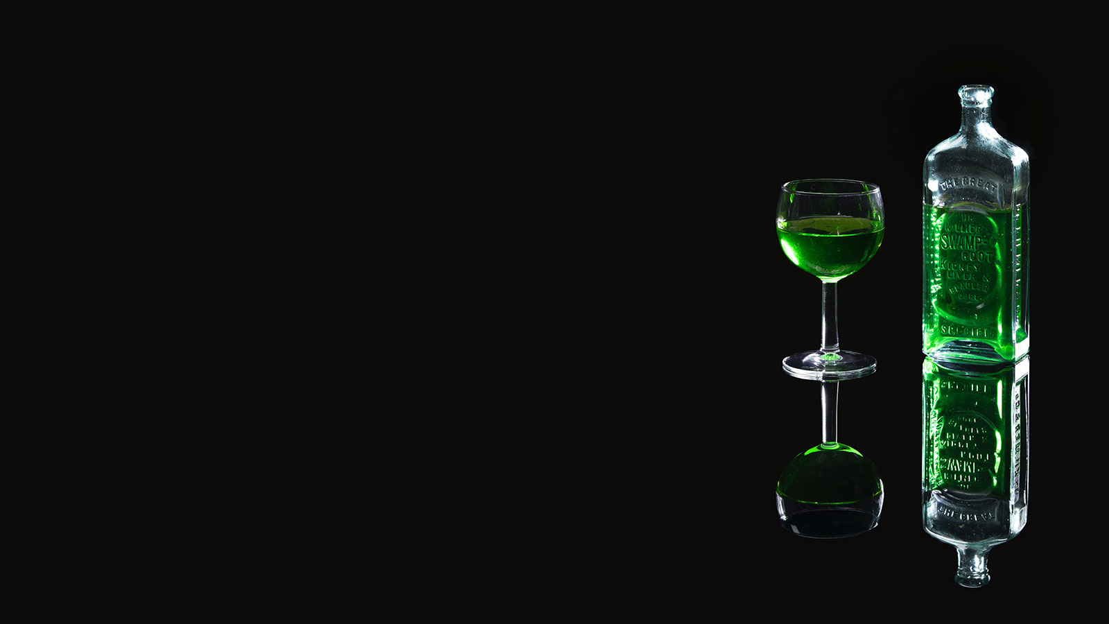 La bouteille d'absinthe et son verre